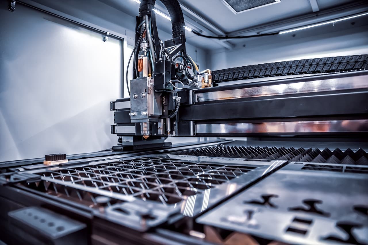 Laser cutting equipment